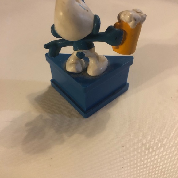 Vintage Happy Anniversary Smurf cheers with Beer - Picture 8 of 10